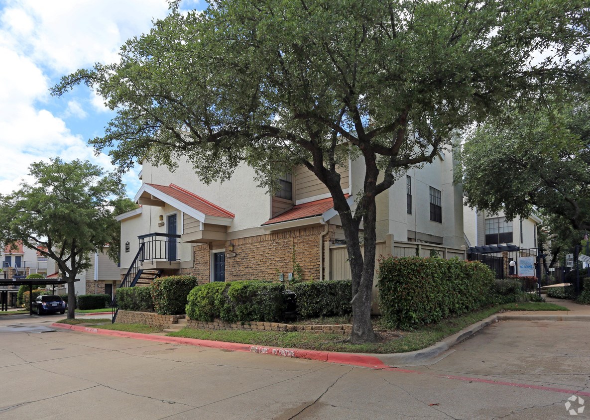 Fielder Crossing Apartments, 1727 Westview Terrace, Arlington, TX RentCafe